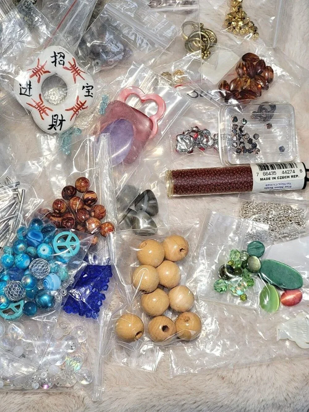 HUGE 4.11lb Destash Lot Jewelry Making Beads Findings Cabachons Various Mats #J